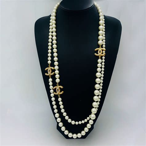 chanel suspenders pearl|Long necklace .